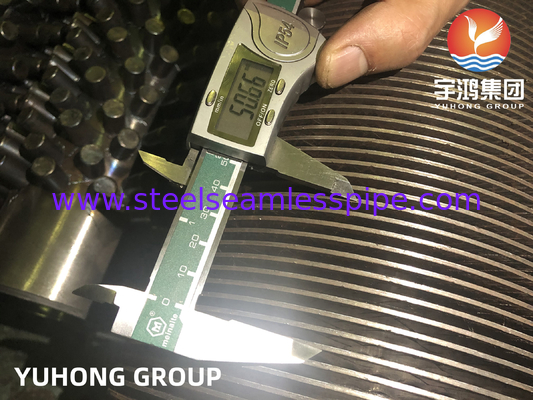 ASTM EN DIN ASTM A106 Gr.B A335 P5 P9 A312 TP304 317L Tubi a pinne a spillo