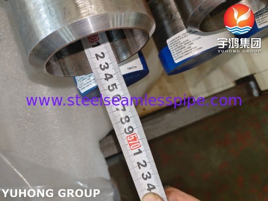 Tubo alettato HFW ASME SA335 P22 senza saldatura in acciaio legato con alette in banda CR 11-13