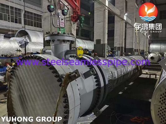 Scambiatore di calore a testa galleggiante con tubi 316L e foglio di tubi rivestito SA350 LF2/316L per una gestione della corrosione conveniente