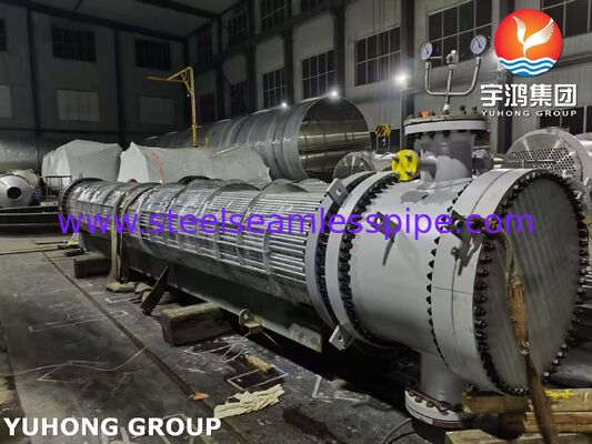 Scambiatore di calore a testa galleggiante con tubi 316L e foglio di tubi rivestito SA350 LF2/316L per una gestione della corrosione conveniente