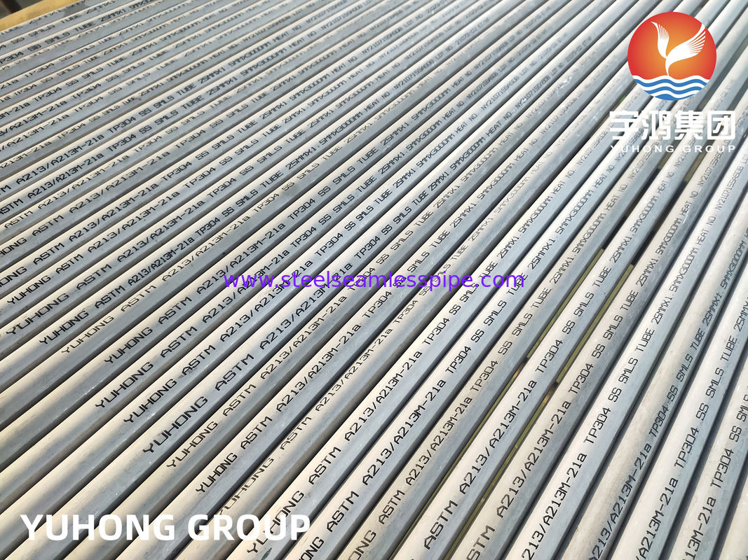 Tubo senza saldatura in acciaio inossidabile ASTM A213 TP304 decapato e ricotto per scambiatori di calore e caldaie